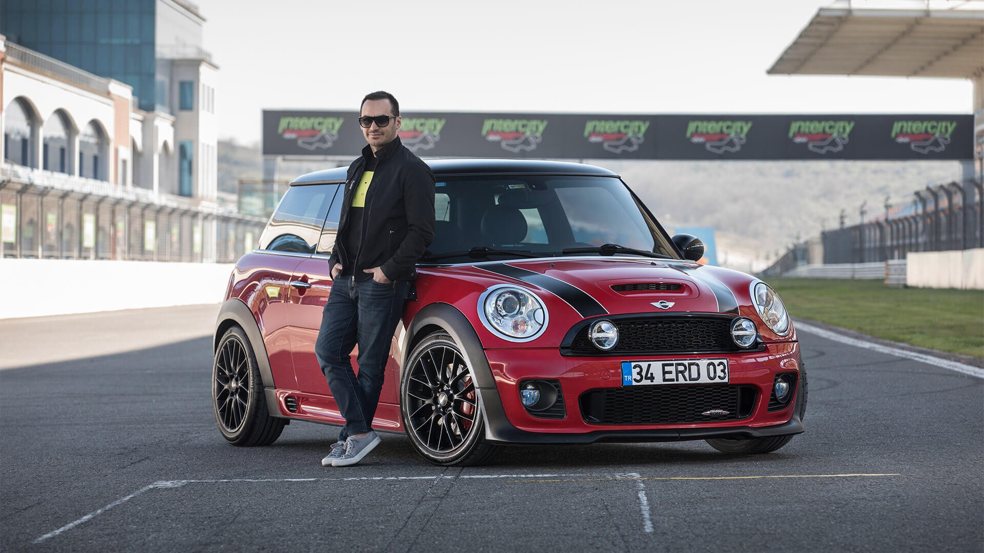 BİR HAYAT TARZI OLARAK MINI. BİR HAYAT TARZI OLARAK MINI.